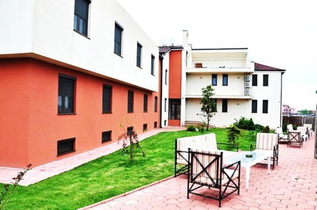 Hotel Bourbon Vama Veche Bagian luar foto